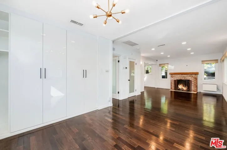 7722 Clinton Street, Los Angeles, California 90036