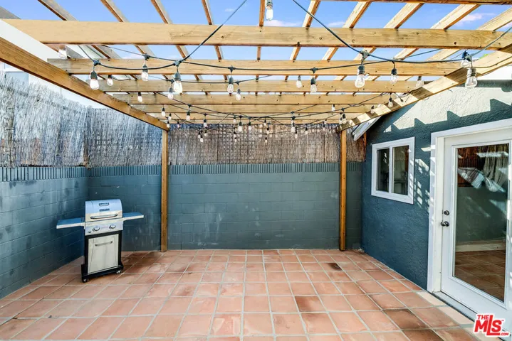 7722 Clinton Street, Los Angeles, California 90036