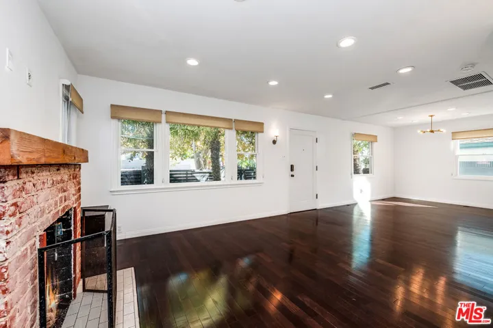 7722 Clinton Street, Los Angeles, California 90036