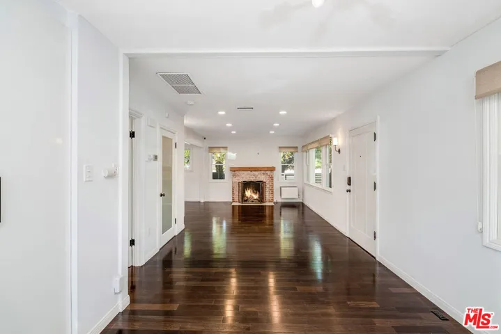 7722 Clinton Street, Los Angeles, California 90036