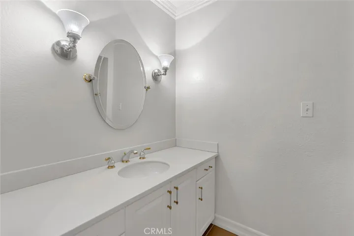 172 Villa Point Drive, Newport Beach, California 92660