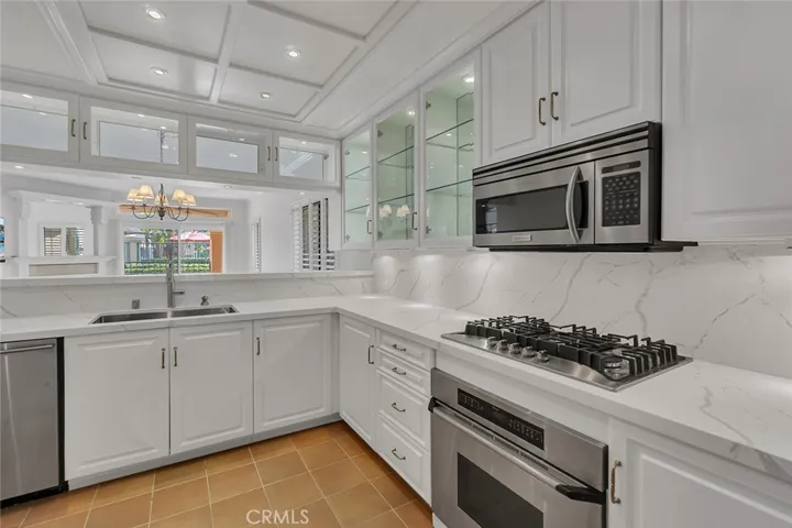 172 Villa Point Drive, Newport Beach, California 92660