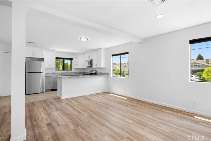 621 E Lomita Avenue A, Glendale, California 91205