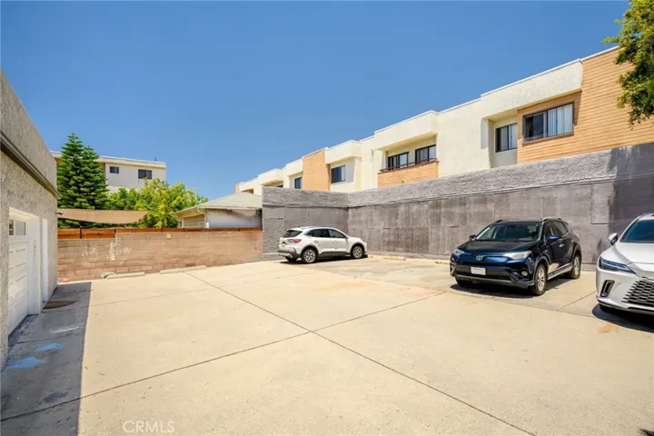 621 E Lomita Avenue A, Glendale, California 91205