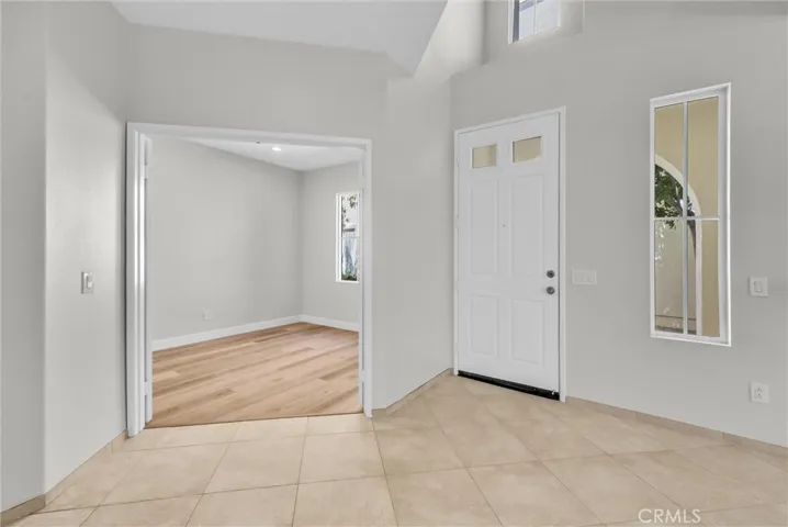 DOWNSTAIRS BEDROOM AND BATH!!
