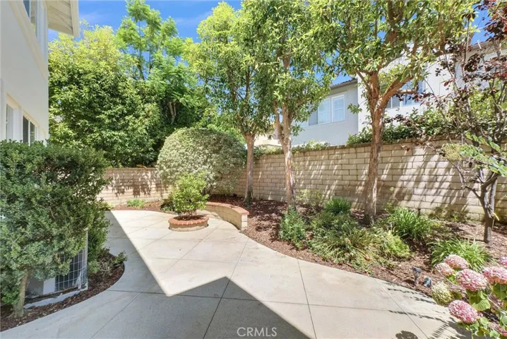 413 Knoll Lake, Mission Viejo, California 92692