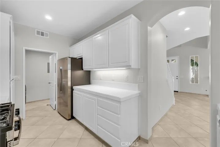 413 Knoll Lake, Mission Viejo, California 92692