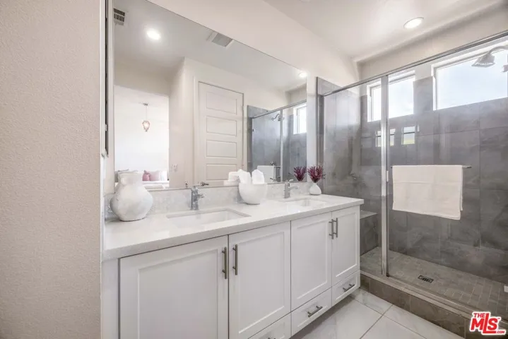 19508 Empire Lane, Northridge, California 91324