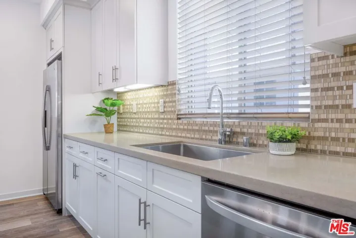 19508 Empire Lane, Northridge, California 91324