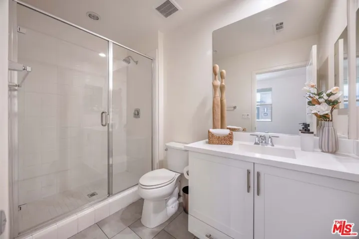 19508 Empire Lane, Northridge, California 91324
