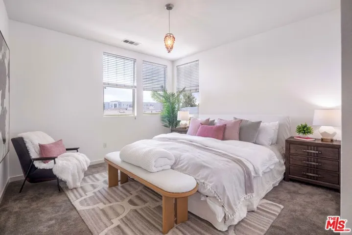 19508 Empire Lane, Northridge, California 91324