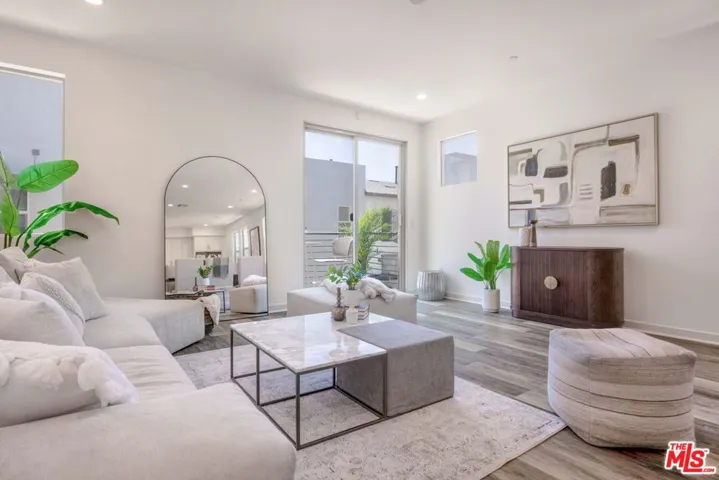 19508 Empire Lane, Northridge, California 91324