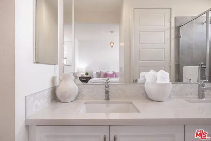 19508 Empire Lane, Northridge, California 91324