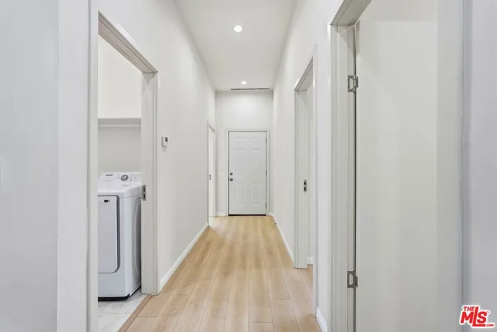 3765 Globe Avenue, Los Angeles, California 90066