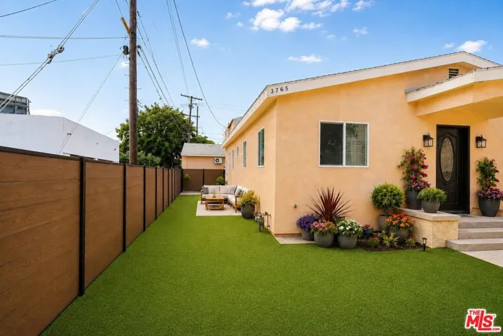 3765 Globe Avenue, Los Angeles, California 90066