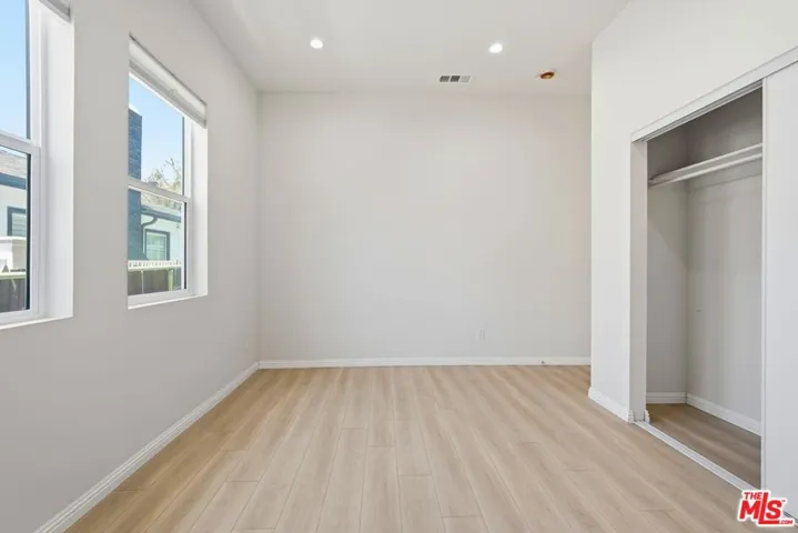 3765 Globe Avenue, Los Angeles, California 90066