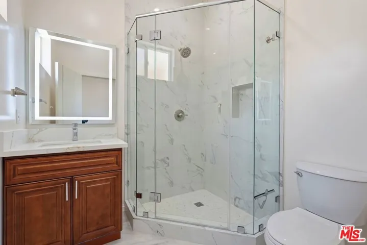 3765 Globe Avenue, Los Angeles, California 90066