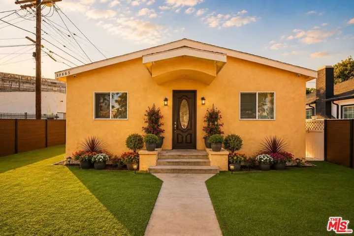 3765 Globe Avenue, Los Angeles, California 90066