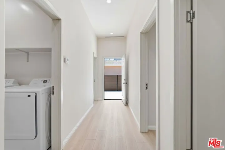 3765 Globe Avenue, Los Angeles, California 90066