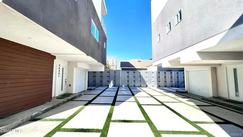 5635 Klump Avenue 1/2, North Hollywood, California 91601