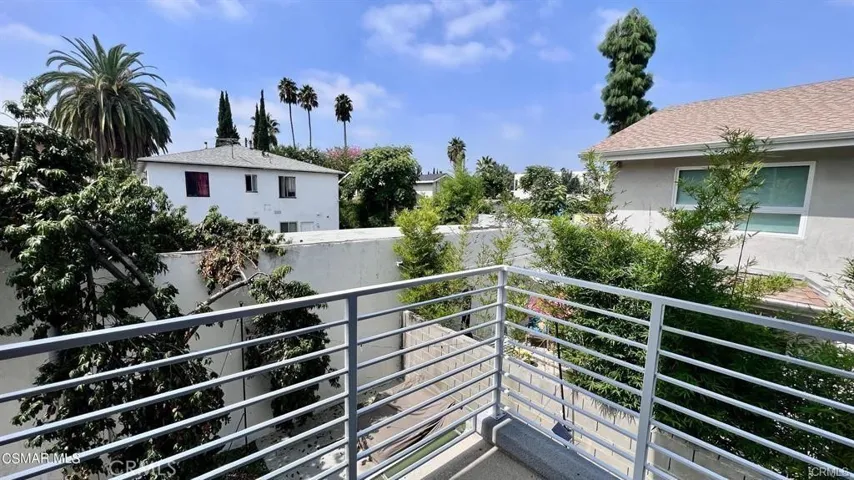 5635 Klump Avenue 1/2, North Hollywood, California 91601