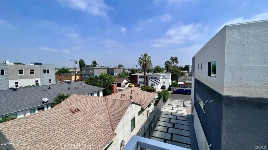 5635 Klump Avenue 1/2, North Hollywood, California 91601