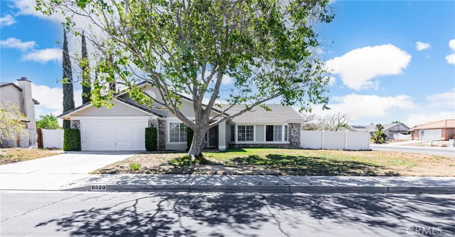 6920 11th, Hesperia, California 92345