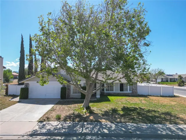 6920 11th, Hesperia, California 92345