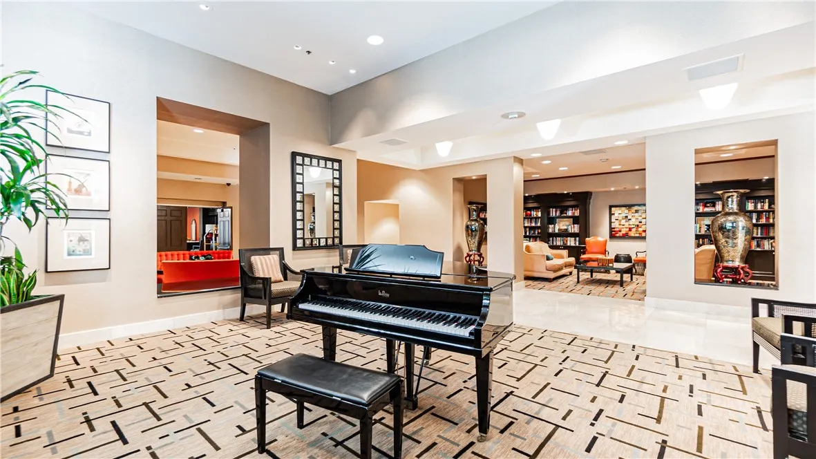 Piano/Lounge Area
