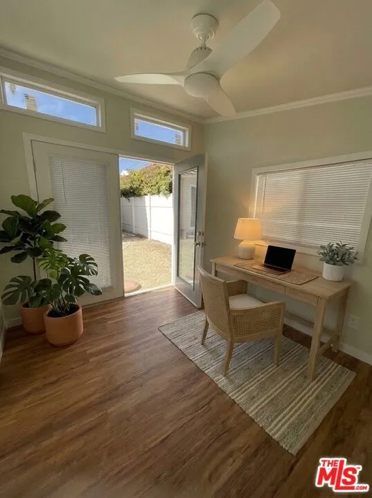 detached office