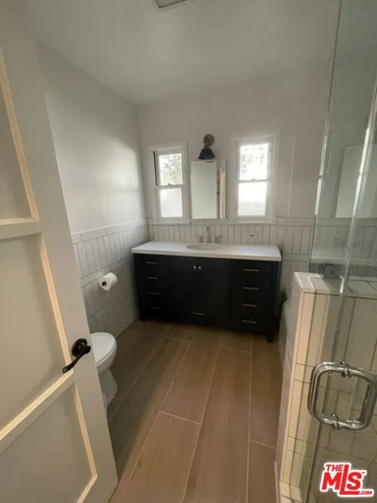 Main hall bath