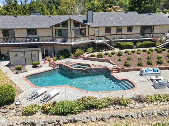 1176 Tournament Drive, Hillsborough, California 94010