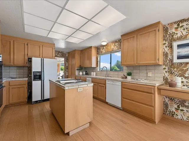 1176 Tournament Drive, Hillsborough, California 94010