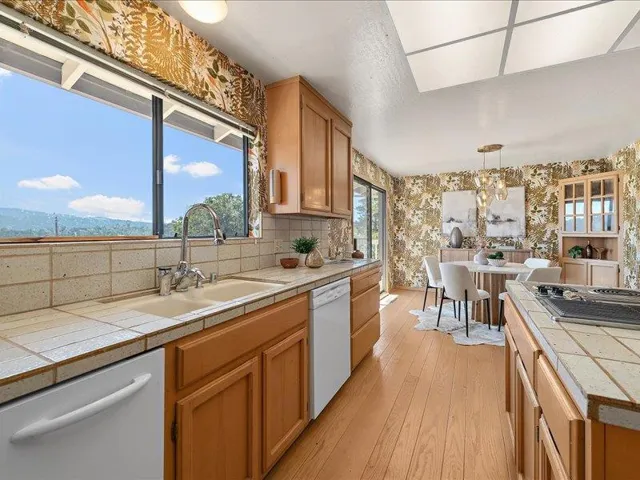 1176 Tournament Drive, Hillsborough, California 94010