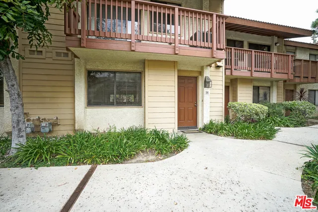 5760 Owensmouth Avenue 14, Woodland Hills, California 91367