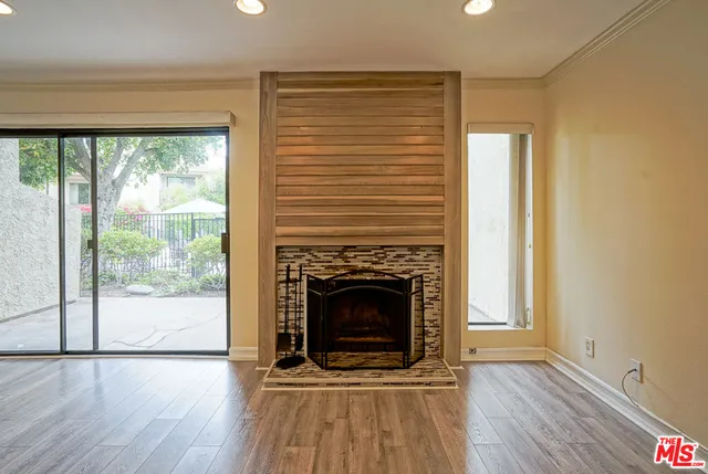 5760 Owensmouth Avenue 14, Woodland Hills, California 91367