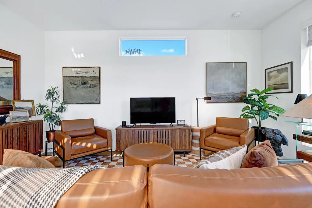 LIVING SPACE HEAD ON.jpg mls LIVING SPACE HEAD ON.jpg mls