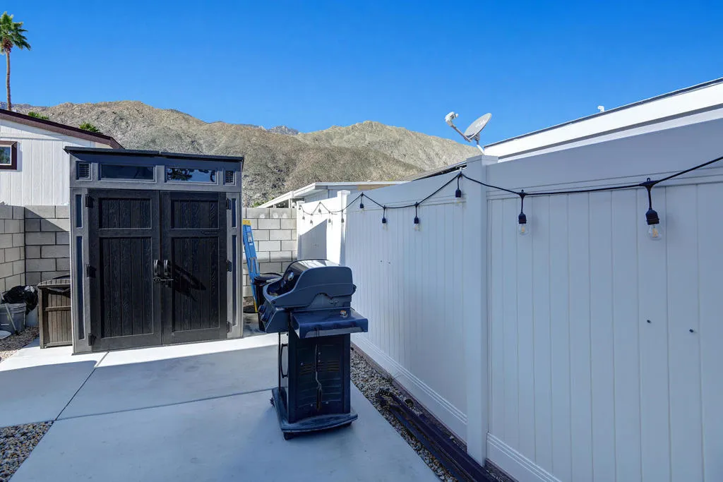 SHED AND BBQ.jpg mls SHED AND BBQ.jpg mls