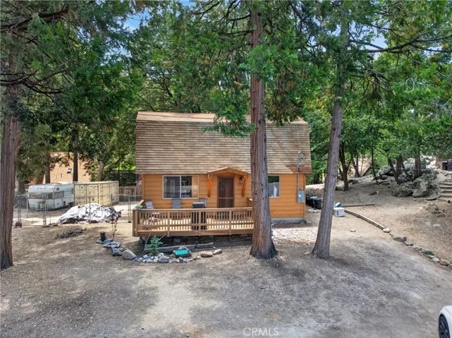 Great location on a level cul de sac. Ample parking in front and along the side of the house.