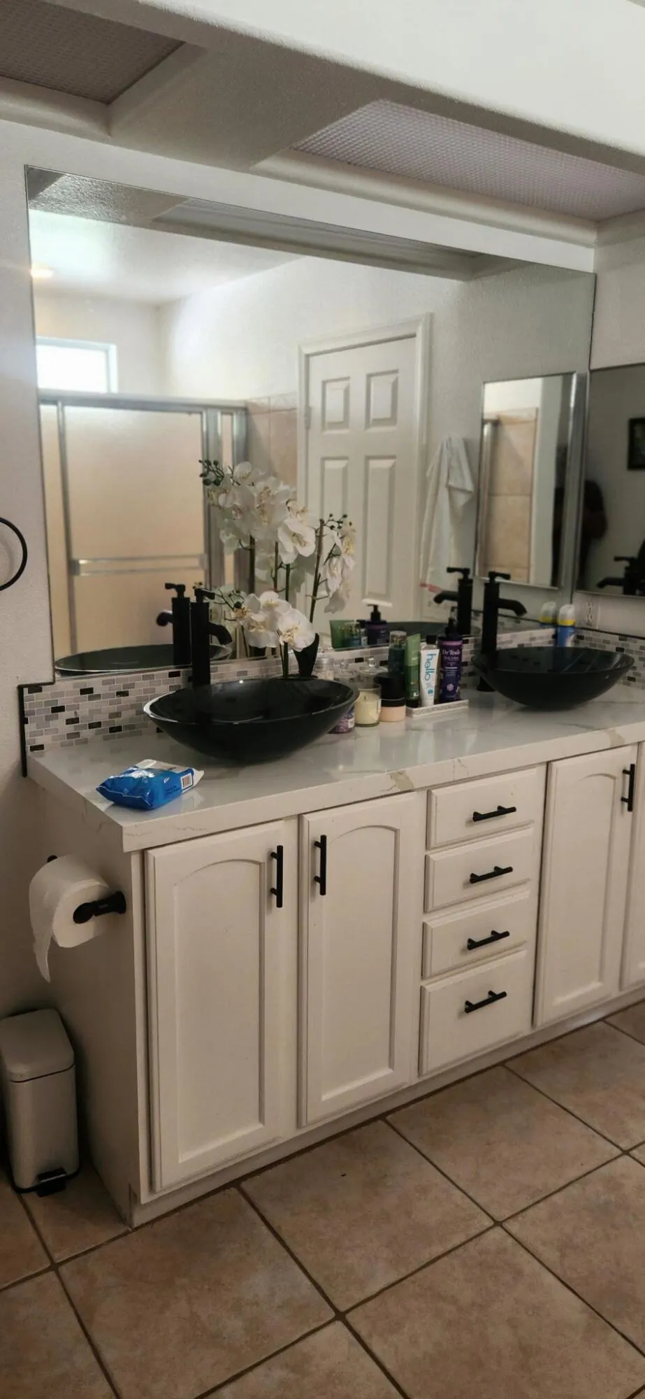Bathroom 13639041346675594991