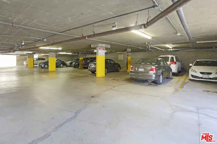538 S Manhattan Place 304, Los Angeles, California 90020