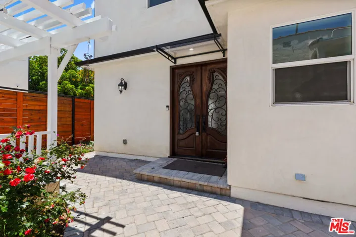 1433 Livonia Avenue, Los Angeles, California 90035