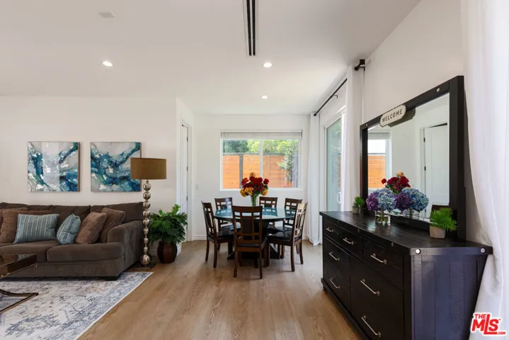 1433 Livonia Avenue, Los Angeles, California 90035