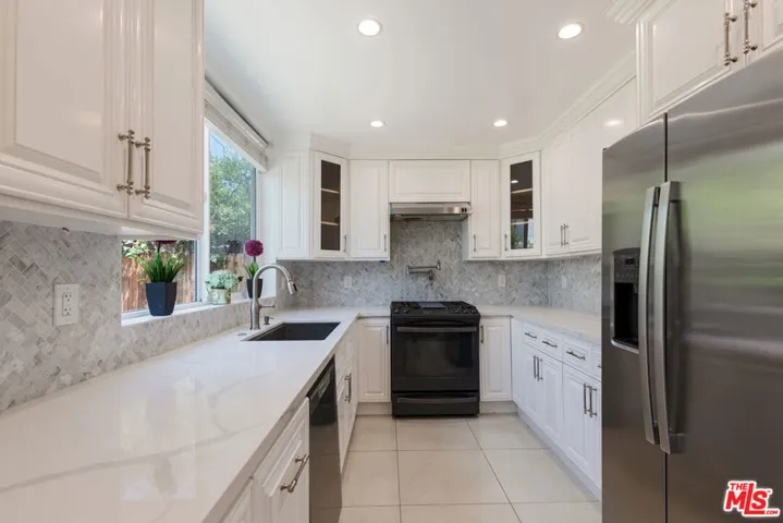 1433 Livonia Avenue, Los Angeles, California 90035