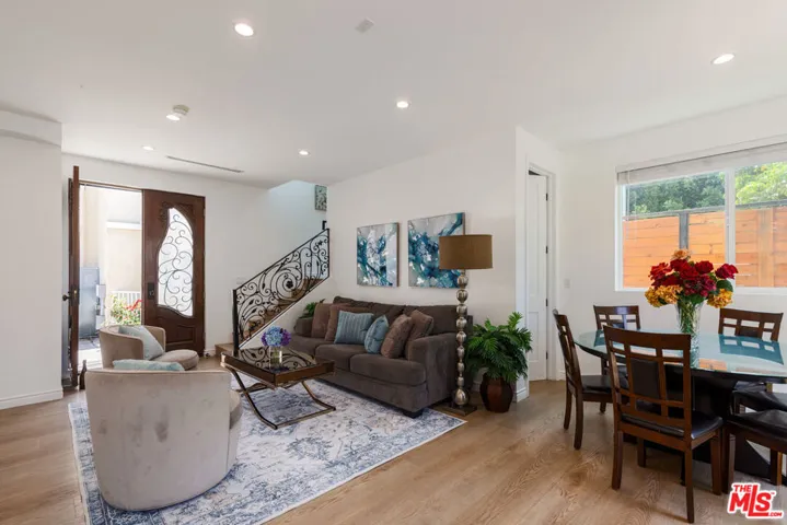 1433 Livonia Avenue, Los Angeles, California 90035