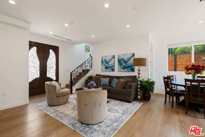 1433 Livonia Avenue, Los Angeles, California 90035