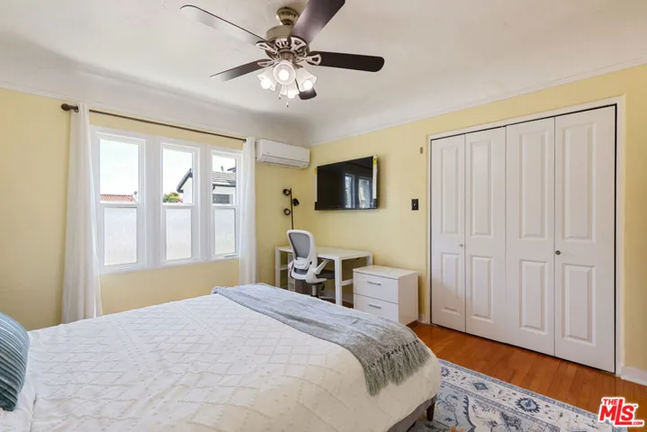 1433 Livonia Avenue, Los Angeles, California 90035