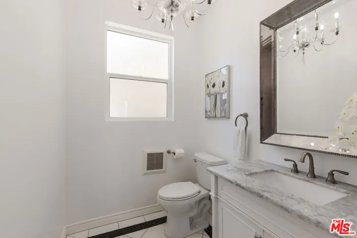 1433 Livonia Avenue, Los Angeles, California 90035