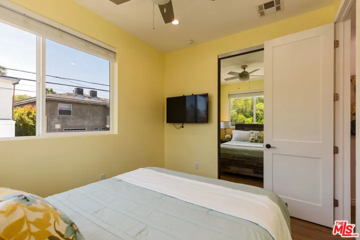 1433 Livonia Avenue, Los Angeles, California 90035