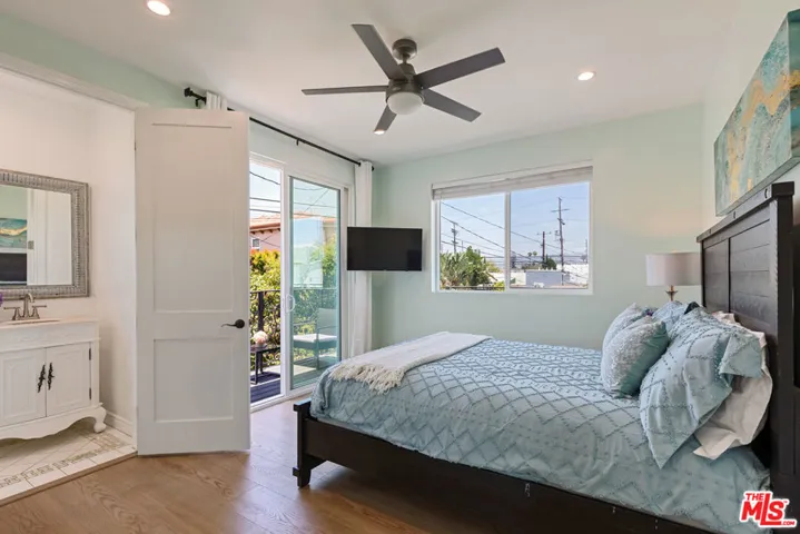 1433 Livonia Avenue, Los Angeles, California 90035